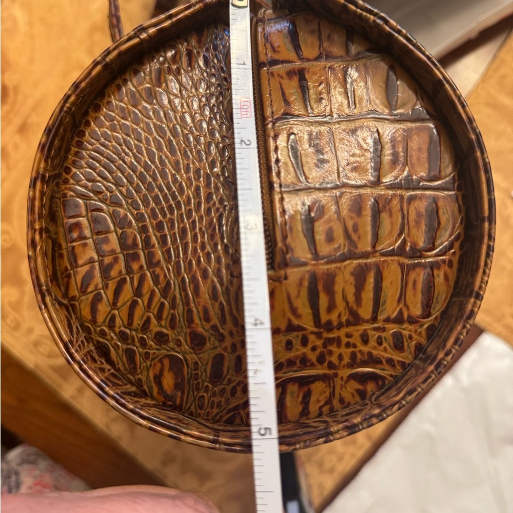 Besso Reptile Round Embossed Leather Barrel Shaped Handbag Purse - Picture 7 of 7